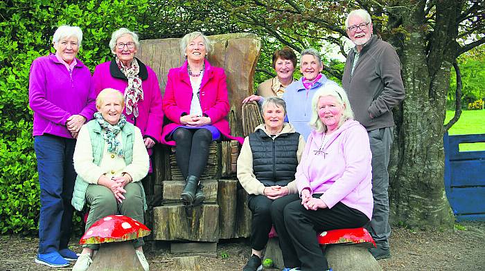 Maura Cal McCarthy, Phyllis Calnan, Marian Bennett, Sheila O’Keeffe, John Ní Lamhna, Mary Deasy, Marie Collins and Helen Hayes at Kilmeen National School with RTÉ wildlife broadcaster Éanna Ní Lamhna on her recent visit to the school. (Photo: Kenneth McCarthy)