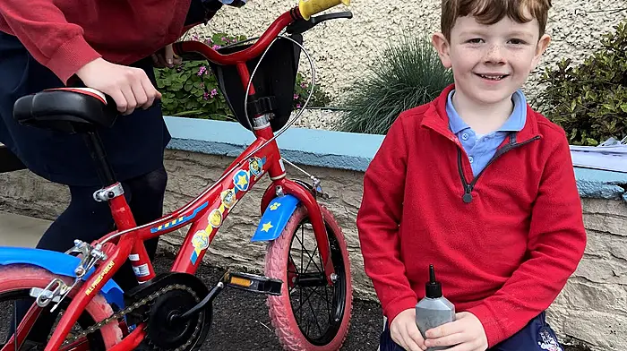 Pupils at Dreeny National School had an amazing day on May 9th with Cycle Sense when they took part in their bike repair workshop. All the participants including  John O’Sullivan (right) and Emma McCarthy (left) learned valuable skills such as how to fix a tyre, change a tube or chain and re-wire brakes.