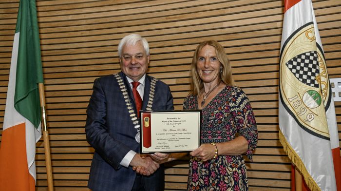 County mayor Cllr Frank O’Flynn paid tribute to the ten elected members of Cork County Council who retired ahead of the local elections. Mayor O’Flynn presented each Cllr with a certificate to mark their years of service.   Cllr Marcia D’Alton receiving her certificate from Cllr Frank O’Flynn.   (Photo: Brian Lougheed)