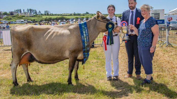 “Timoleague Jersey,” (L to R), Kate Lehane, Timoleague with her families Champion Jersey Cow at Clonakilty Show, with the judge Damien Storan and Gladys Deane presenting the trophy.