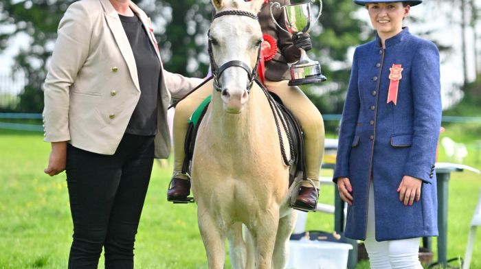 Barryroe’s Stephanie Fleming on Waitwith Finola, who won the supreme pony championship at the recent Bandon Show, with judges Cathy Cooper and N Millar. Stephanie received the Adams family (Courtmacsherry) trophy.    (Photo: Prestige Photography)