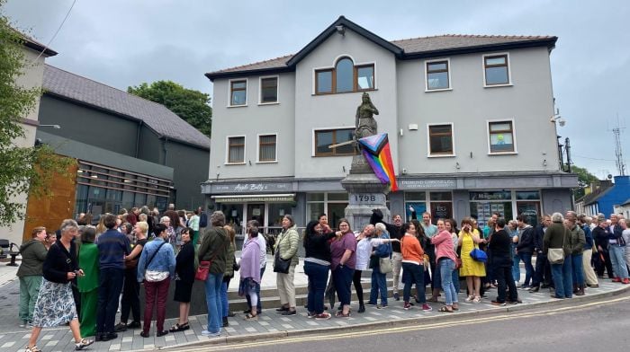 Theatre goers lined North Street on Saturday evening and The Maid of Eireann was waving the progress flag in their honour.