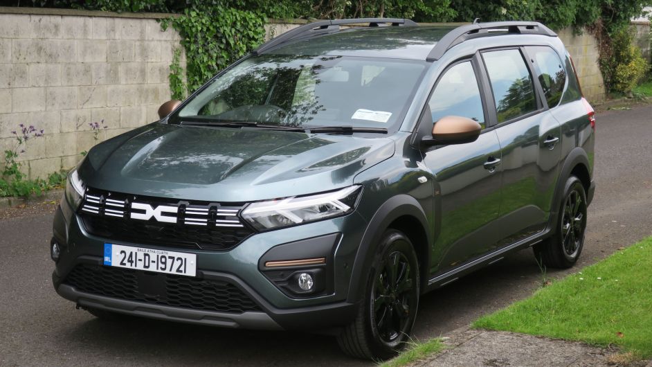 CAR OF THE WEEK: Hybrid motor transforms Dacia’s Jogger Image