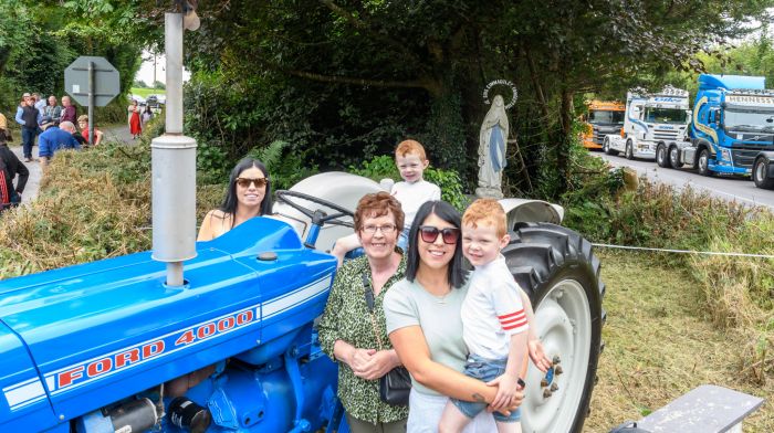 4 year old twins Freddy and Bobby Cullen (Enniskeane) with Lisa, Jane and Christina O'Donovan (all Ballineen) enjoying their day at the Tots tractor, car and truck run which was in aid of MS Ireland (Multiple Sclerosis) West Cork Branch. 
Picture: David Patterson, Tractor Run – Cork