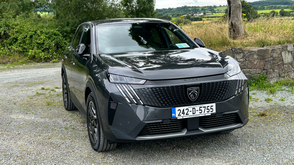 CAR OF THE WEEK: New Peugeot 3008 wipes out the Petrol-EV gap Image