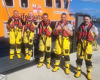 Annette Hutton lifeboat comes to the aid of fishing boat in difficulty Image