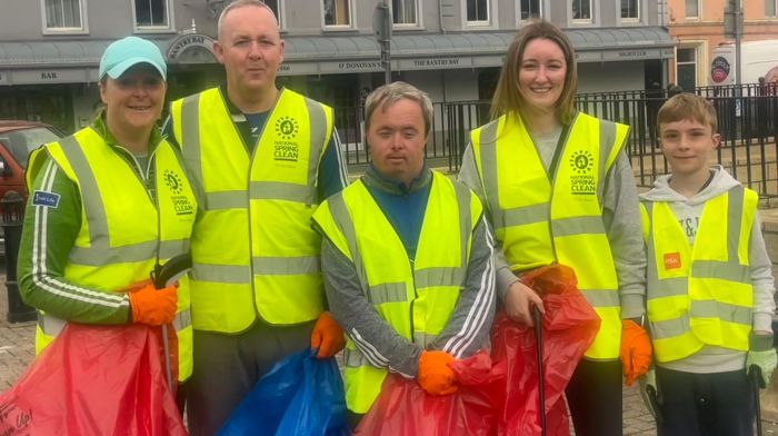 Bantry Blues GAA members getting ready for their litter pick last Sunday morning, (from left): Christine O’Donovan, Mark O’Donovan, Damien O’Donovan, Anna Daly and Alex Purvis.