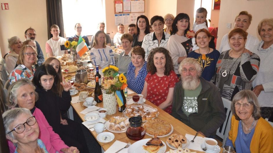 Ukrainians celebrating their Independence Day at Yew Tree House at Church Cross, Aughadown with their friends. (Photo: Anne Minihane)