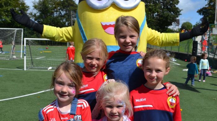 Chloe and Emma Hayes, Clodagh Gleeson, Róisín Hamilton and Elena Tobin and the Minion at the Skibbereen Sports and Fitness Centre fundraiser in memory of Tony Salter which raised funds for Marymount Hospice. (Photo: Anne Minihane)