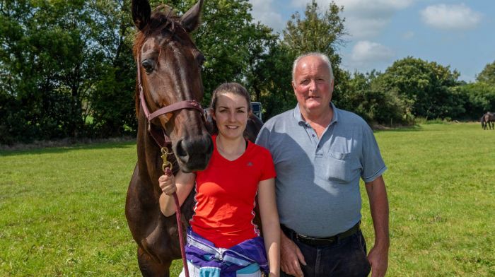 Chelsie O’Driscoll
and John Forde from Drimoleague celebrating their race win with GDs Honey. (Photo: Andy Gibson)