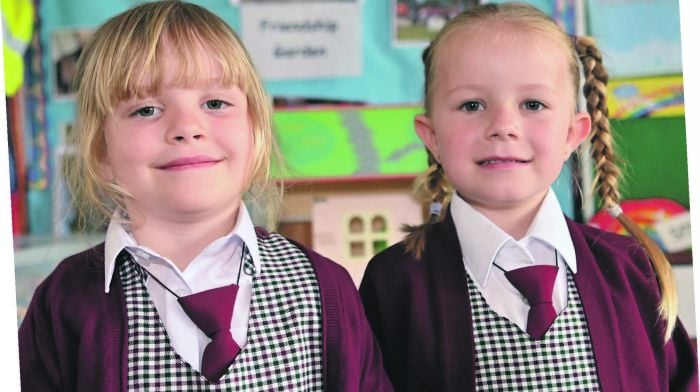 Minnie Pelter and Zoya Menovska were all smiles on their fi rst day at St Joseph’s Girls
National School, Clonakilty. (Photo: Martin Walsh)