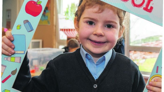 Having fun on her fi rst day at school was Aoibhín Kingston at St Mary’s School in
Enniskeane. (Photo: Andy Gibson)