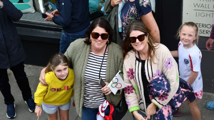 Enjoying the welcome home parade for the Olympic heroes were Sarah McCarthy, Emma Connolly and Rosie Harte. (Photo: Anne Minihane)