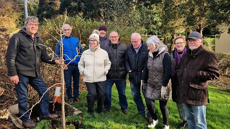 Residents' tree to honour Barry Shanahan Image