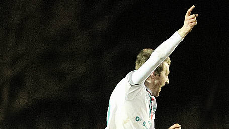 BEND IT LIKE CHRIS! Collins nets two stunning free kicks to fire Clonakilty into Beamish Cup final Image
