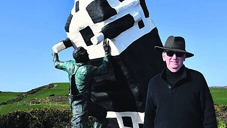 WATCH: Artist’s sculpture is in honour of his emigrant dad Image