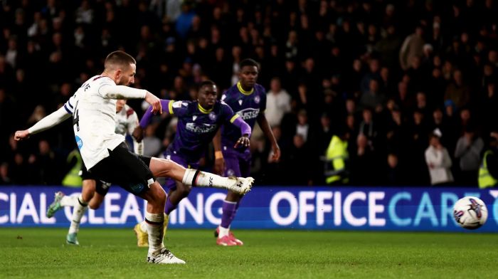 Conor Hourihane captains Derby County to promotion Image