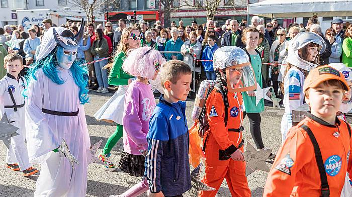 Bere Island National School won the best U13 group and best runner-up for their space theme of a sky full of stars with aliens, astronauts, space men and women UFOs and planets.   (Photo: Anne Marie Cronin)