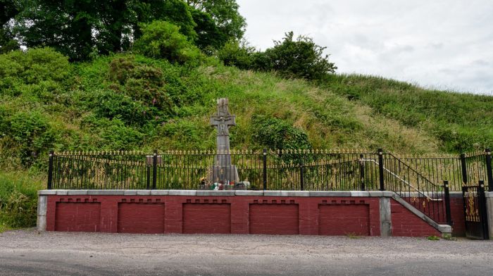 Fine Gael's Simon Harris ‘should speak’ at Béal na Bláth Image