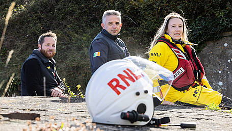 Crosshaven’s Green Rebel donates €15,000 to RNLI Image