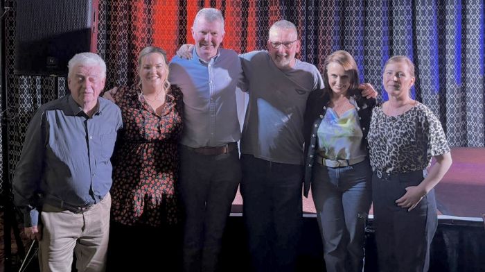 Members of the Dunmanway Events Committee with Reggie at The Parkway Hotel where Reggie entertained the audience with his comedy show Reggie for President. From left: Tommy Collins, Kimberlee McNamera, Andrew Healy, Reggie, Cllr Deirdre Kelly and Nadine O’Donovan.