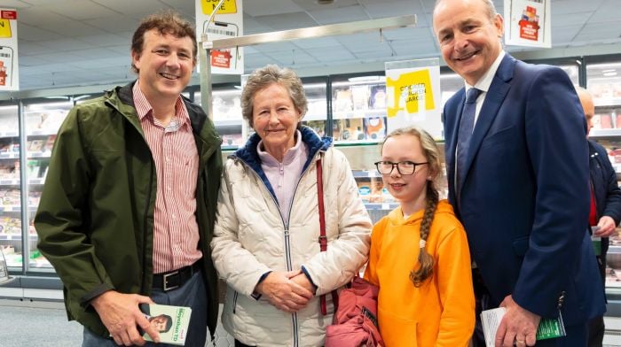 Eileen and Sophie Murphy (Macroom) with Tánaiste and Minister for Foreign Affairs and Defence Micheál Martin TD and Aindrias Moynihan TD, visiting members of the Macroom community.  (Photo: Alison Miles)