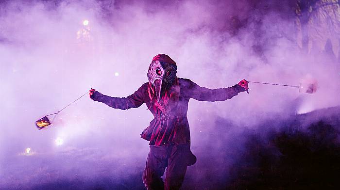 Geata Arts brought the Samhain spirit to Emmet Square in Clonakilty last Sunday with an impressive fire performance by Rónan McLoughlin and Eimhin Shortt. The event lit up the square and drew a crowd, marking the ancient festival with skill and energy. (Photo: Anna Groniecka)