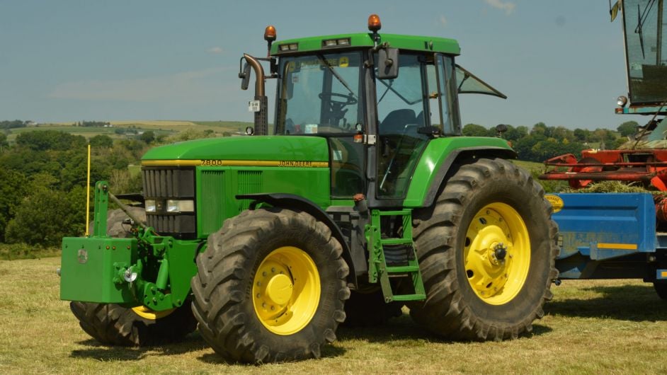 FARM CLASSICS: How ground-breaking 7800 continued JD’s advance Image