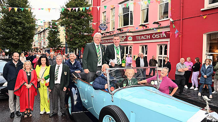 World Ploughing champions Jer Coakley from Clonakilty, right and Eamonn Tracey, from Carlow, got a warm welcome home from the crowds who turned out in Pearse Street in Clonakilty ,where they were accompanied by Anna May McHugh, managing director of the National Ploughing Association (NPA) and driven by Pat O’Sullivan in his 1934 Rolls Royce Open Tourer. They were also greeted by Cllr Noel O’Donovan; Clonakilty mayor Eileen Shepperd; Anna Marie McHugh, NPA; Kieran Keohane, West Cork director, NPA; Christopher O’Sullivan, TD and Dena O’Donovan (O’Donovan’s Hotel). (Photo: Martin Walsh)