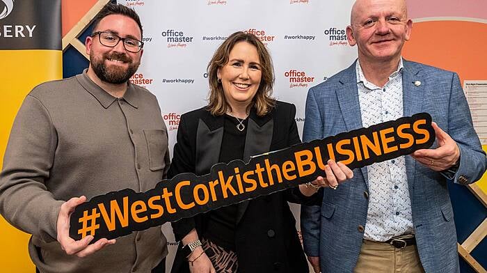 Mike Conway, Jacqui Kielthy and David Cooke of the pitch night sponsor OfficeMaster. James Casey, Ciara McManamon and Ciara O'Shea of Casey's Bar and Restaurant. (Photo: Andy Gibson)