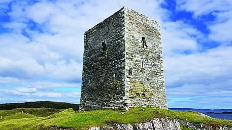 HOUSE OF THE WEEK: Spectacular 15th century home perched on Mizen peninsula Image