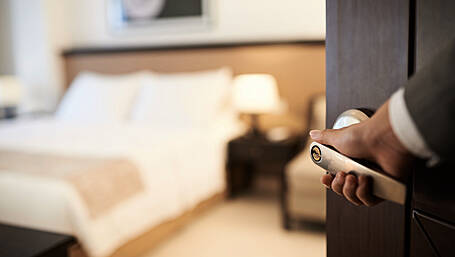 Honeymoon-Worthy Hotels in Seoul: Luxury for Less Image