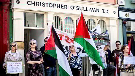 Gaza protest held at Clonakilty Fianna Fáil constituency offce Image