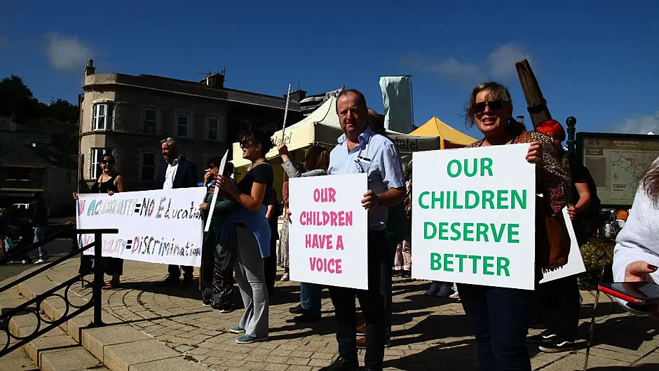Dáil Éireann protest planned for Bantry to Schull school bus Image