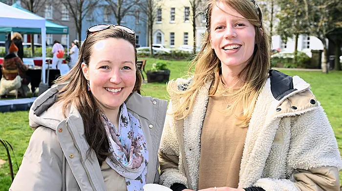 Shelley Kingston (left) from Lisselan and Sharon Kingston from Ballinascarthy met up in Kennedy Park for a chat.   (Photo: Martin Walsh)