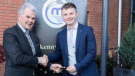 Daniel flies the Macra ‘Mr Personality’ flag! Image