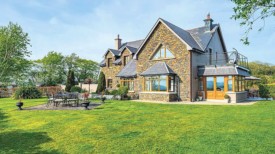 HOUSE OF THE WEEK: Recently renovated country residence for a guide price of €1,150,000 Image