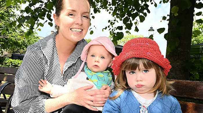 Michelle Losty enjoying the sunshine in Kennedy Gardens, Clonakilty with her daughters Cindy and Wendy O'Mahony.  (Photo: Martin Walsh)