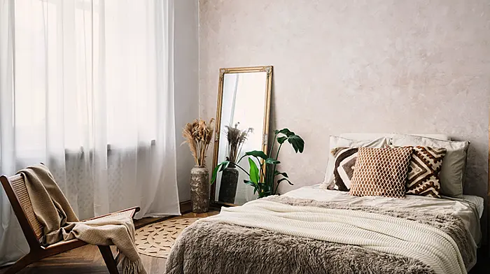 INTERIORS: Window dressing using light fabrics Image