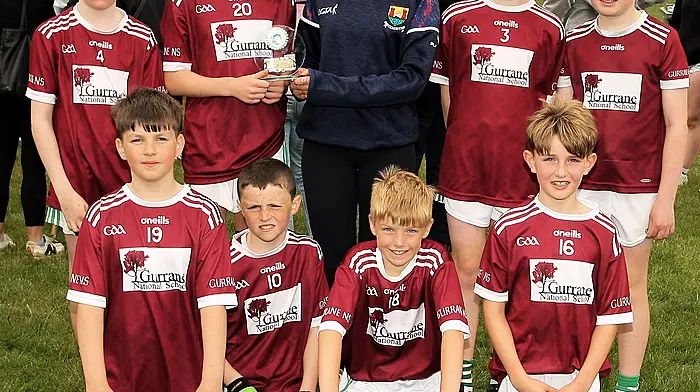 Roinn 6 Boys runners-up Gurrane NS with Cork football star Laura O'Mahony. (Photo: Paddy Feen)