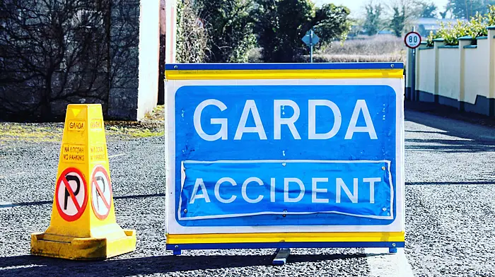Man remains in hospital after 3am crash Image