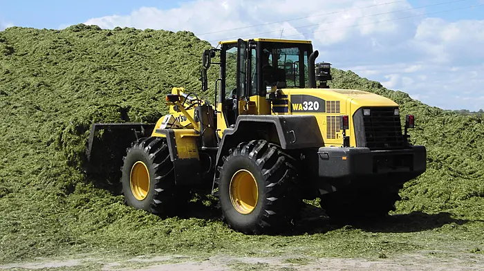 FARM CLASSICS: Clear views and heavy lifting with Komatsu loader Image
