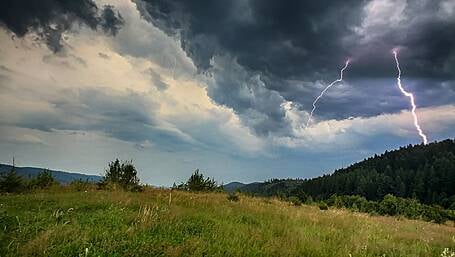 Status yellow thunderstorm warning issued for West Cork Image