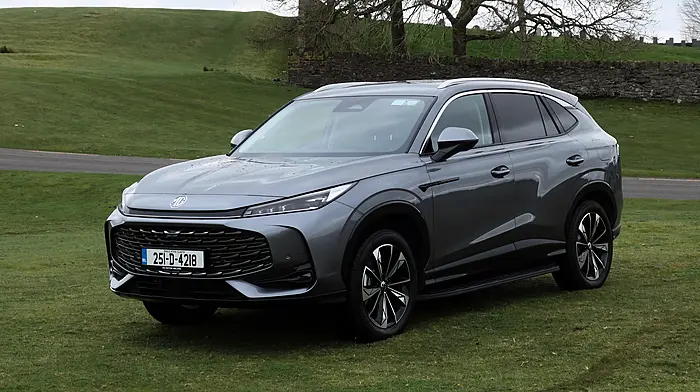 CAR OF THE WEEK: Mg hs plug-in hybrid is one to watch Image