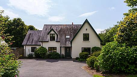HOUSE OF THE WEEK: Five-bed detached residence guiding at €825,000 Image