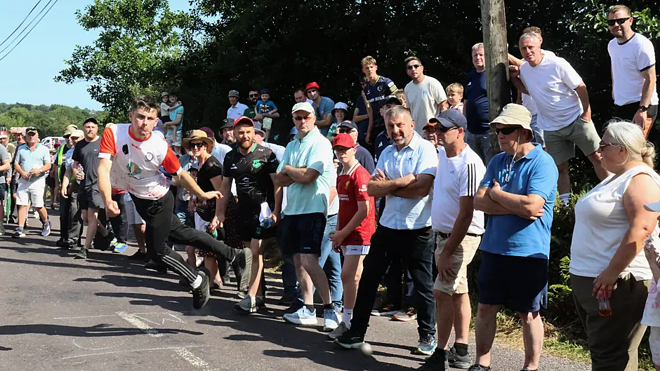 ROAD BOWLING: Brian O’Driscoll and Tommy Coppinger lead Cork charge at All-Ireland series in Castletown Image