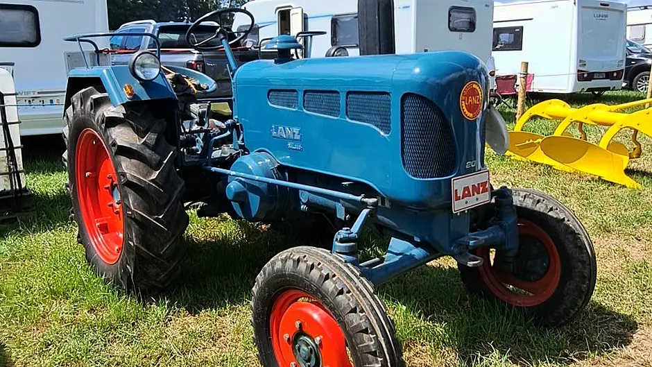 FARM CLASSICS: Quiet power of the Lanz Bulldog Image