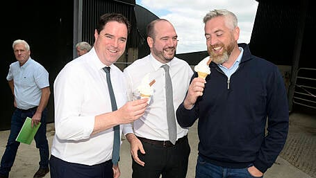 Agriculture minister says focus ‘100%’ on derogation, as sun shines down on Ballinadee Image