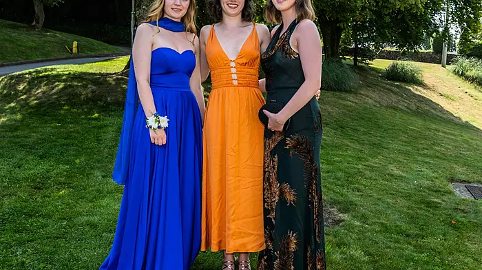 Rhia Shorten (Bandon); Fuchsia Sutton (Bandon) and Heather Barron (Cobh) ready for the Bandon Grammar School’s Debs which was held at the Rochestown Park Hotel in Cork.  (Photo: Andy Gibson)