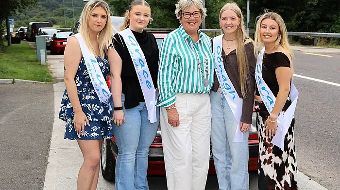 Chairperson of the Bandon/Kinsale Municipal Area, Cllr Marie O'Sullivan, launched the Belgooly Summer Festival and posed with the contestants for Belle of  Belgooly Grace O'Riordan, Oonagh McCarthy, Sarah Cotter and Lucy Quinlan.